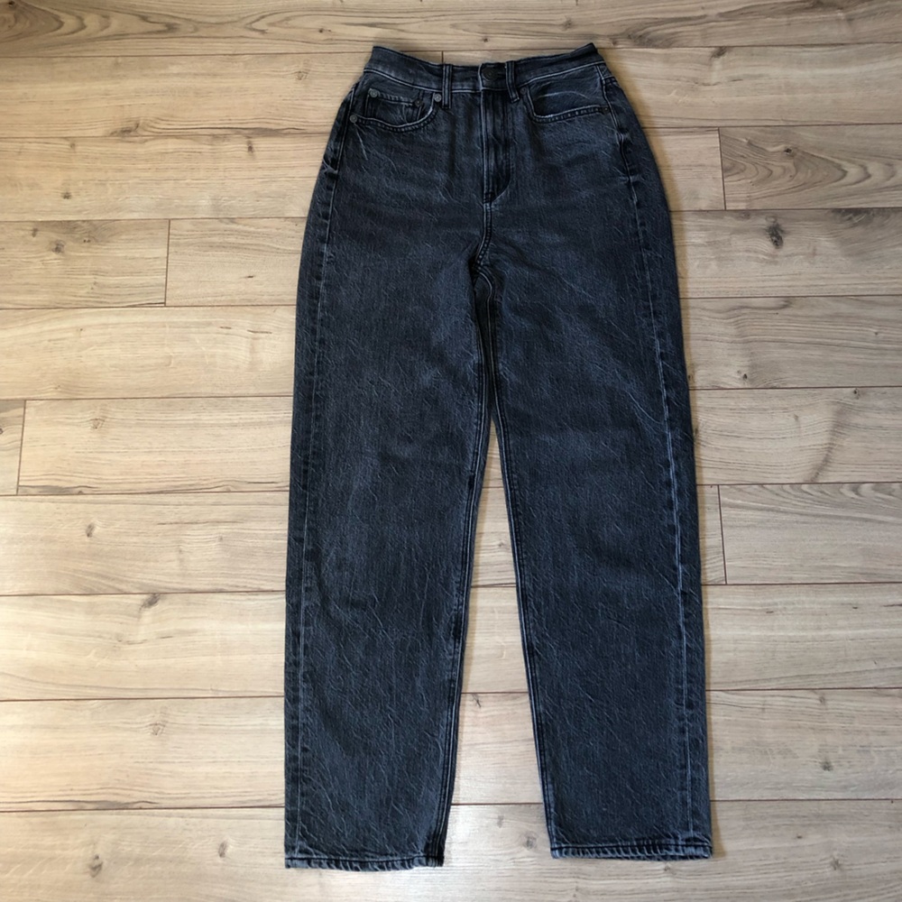 Women’s American Eagle Outfitters Washed Black Baggy Jean denim size 00 short